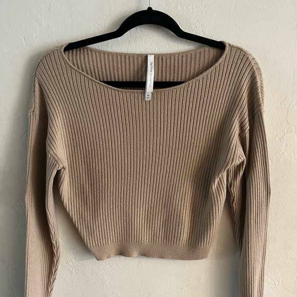 Aritzia Tan Babaton Sweater - Picture 2 of 5